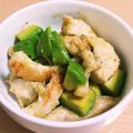 すずなまり's cooksnap of when they made 鶏胸肉アボカドトマトの柚子胡椒炒め❤️.