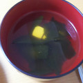 もりのりころ's cooksnap of when they made 豆腐とワカメの和風スープ.