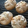 kaolilybel's cooksnap of when they made ドライフルーツとナッツのパン.