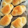 kami母さん's cooksnap of when they made あっさり♡チーズ入り♪塩バターロールパン.