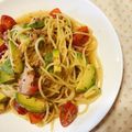 クックEDI1M4☆'s cooksnap of when they made 簡単☆トマトとアボガドとツナの冷製パスタ.