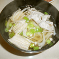 白いぐれーぷ's cooksnap of when they made おひとりさまのえのきがおいしい肉うどん.