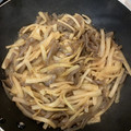 -me's cooksnap of when they made 大根の皮とこんにゃくのきんぴら.