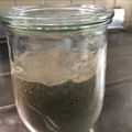 イシス女神's cooksnap of when they made 粉と水だけのサワードウスターター.