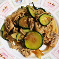 ちーちゃん★ママ's cooksnap of when they made 豚こま切れ肉とズッキーニの甘酢炒め.