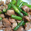 myukitty's cooksnap of when they made 砂肝とにんにくの芽炒め.