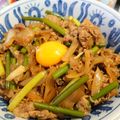 どら1981's cooksnap of when they made 牛肉スタミナ炒めご飯(丼)～おかずにも～.