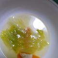 なっちゃん３１１'s cooksnap of when they made レタスの簡単洋風スープ.