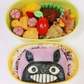 めいめい☆☆☆'s cooksnap of when they made 簡単キャラ弁＊顔出しトトロおにぎり.