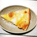 ぷっくりんご's cooksnap of when they made 簡単！はちみつピザ☆クワトロフォルマッジ.