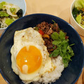 クック3XOCBW☆'s cooksnap of when they made 茄子とひき肉のエスニック炒めのっけごはん.