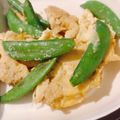 highzi's cooksnap of when they made スナップエンドウと卵の中華炒め.