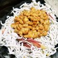 ７２３'s cooksnap of when they made 簡単★朝食にも【しらすと大葉の納豆丼】.