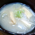戦艦スパイダー's cooksnap of when they made えのきと長ネギと油あげのお味噌汁.