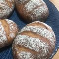 さぼハピ's cooksnap of when they made クランベリーとカシューナッツのライ麦パン.