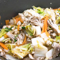 マダムカフェ♡'s cooksnap of when they made 簡単昼食　白菜しめじ豚肉の牡蠣油炒め丼.