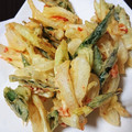 sato☆2736's cooksnap of when they made 捨てるとこナシ！新玉ねぎのかき揚げ.