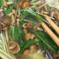 sakkie4649's cooksnap of when they made 簡単！朝食に♪水菜と なめこのお味噌汁♪.