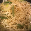クックQULPYE☆'s cooksnap of when they made 簡単！無難！長ネギとえのきのお味噌汁.