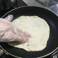 ぷかrin's cooksnap of when they made 手作りのピザ生地を 簡単に丸く伸ばす方法.