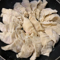 keibebe's cooksnap of when they made 材料２つ❗簡単❗もちもち✨手作り餃子の皮.