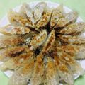 みかかめ's cooksnap of when they made うちのニンニクなし♪羽根付き餃子.