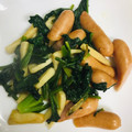 新婚♡料理初心者's cooksnap of when they made ほうれん草とソーセージとエリンギの炒め物.
