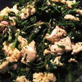 ame-ikuru's cooksnap of when they made ほうれん草のベーコン炒め 卵でカサ増し.