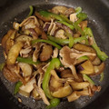 こまあぴ's cooksnap of when they made なすとピーマン＆キノコの簡単炒め.