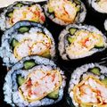 ぷにぷに～mama's cooksnap of when they made 【飾り巻き寿司】バラ.