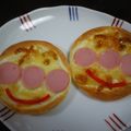 ちばと's cooksnap of when they made 餃子の皮でアンパンマンピザ.