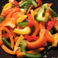 ame-ikuru's cooksnap of when they made 三色パプリカのゆずごしょう炒め.