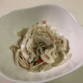 papikun's cooksnap of when they made 簡単！新玉ねぎとカニカマのごまマヨ和え★.