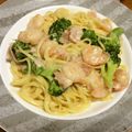 めんたいきんぎょ's cooksnap of when they made 海老とブロッコリーのクリームパスタ.