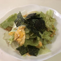 papikun's cooksnap of when they made レタスと海苔の簡単和風サラダ.