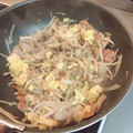 SUZU070406's cooksnap of when they made 簡単っす！もやしめじのウインナー卵炒め.