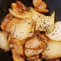 ♡YKitchen♡'s cooksnap of when they made 簡単♪大根とベーコンのにんにくバター炒め.