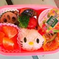 ＊ゆあゆめ＊'s cooksnap of when they made リボンピックで簡単☆キティちゃんキャラ弁.