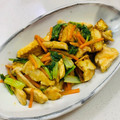 あっこ姉's cooksnap of when they made 鶏胸肉と厚揚げのオイマヨカレーソース炒め.