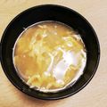 take♪aki♪'s cooksnap of when they made たまごと玉ねぎの簡単お味噌汁.