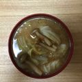 かおり♡♡♡'s cooksnap of when they made 鶏皮とキャベツとしめじのお味噌汁.