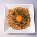 アクセル☆'s cooksnap of when they made 日清焼そばに黄身乗せでとろウマっ.