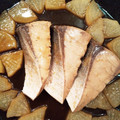 yunapi☆'s cooksnap of when they made 簡単！！すき焼きのタレでブリ大根☆.