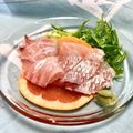 お料理ニャロメ's cooksnap of when they made お刺身にグレープフルーツを敷いて☆簡単.
