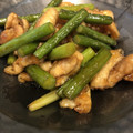 hiro_tan's cooksnap of when they made 鶏皮とにんにくの芽の甘辛炒め.