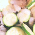 1男4女のママ's cooksnap of when they made ズッキーニと玉ねぎの野菜炒め.