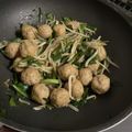 クック1P2CQM☆'s cooksnap of when they made ☰中華風肉団子で、ニラともやしの炒め物☰.
