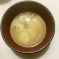 sakutakuhitoshu's cooksnap of when they made 叩き梅とじゃが芋の白味噌汁.