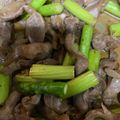 りょうちんワイフ's cooksnap of when they made お家居酒屋！アスパラと砂肝のバタポン炒め.