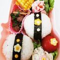 らんちょこ's cooksnap of when they made 簡単かわいい♡お花おにぎり.